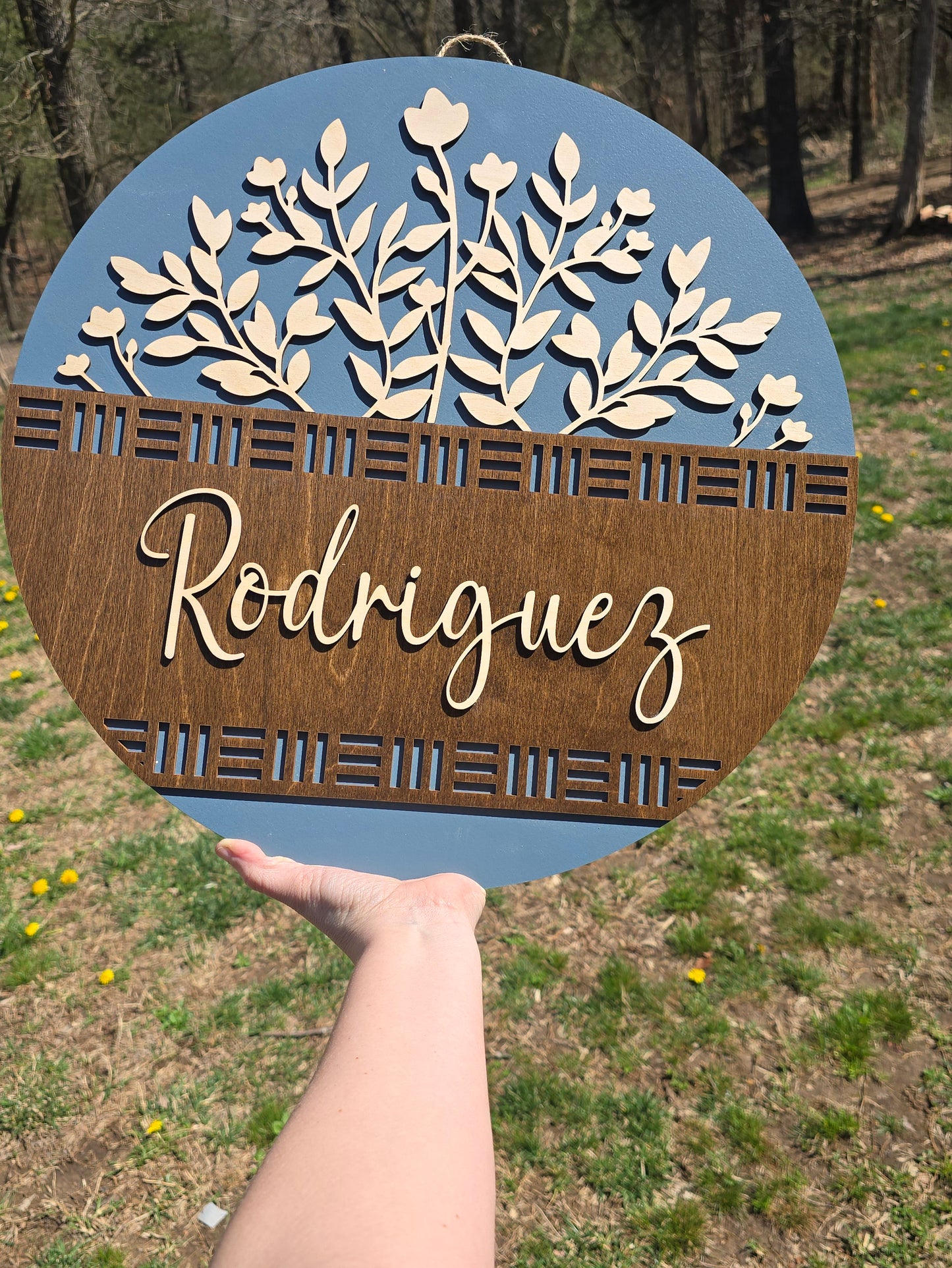 Personalized Round Wooden Door Sign – Custom Last Name or Welcome Sign | Floral Basket