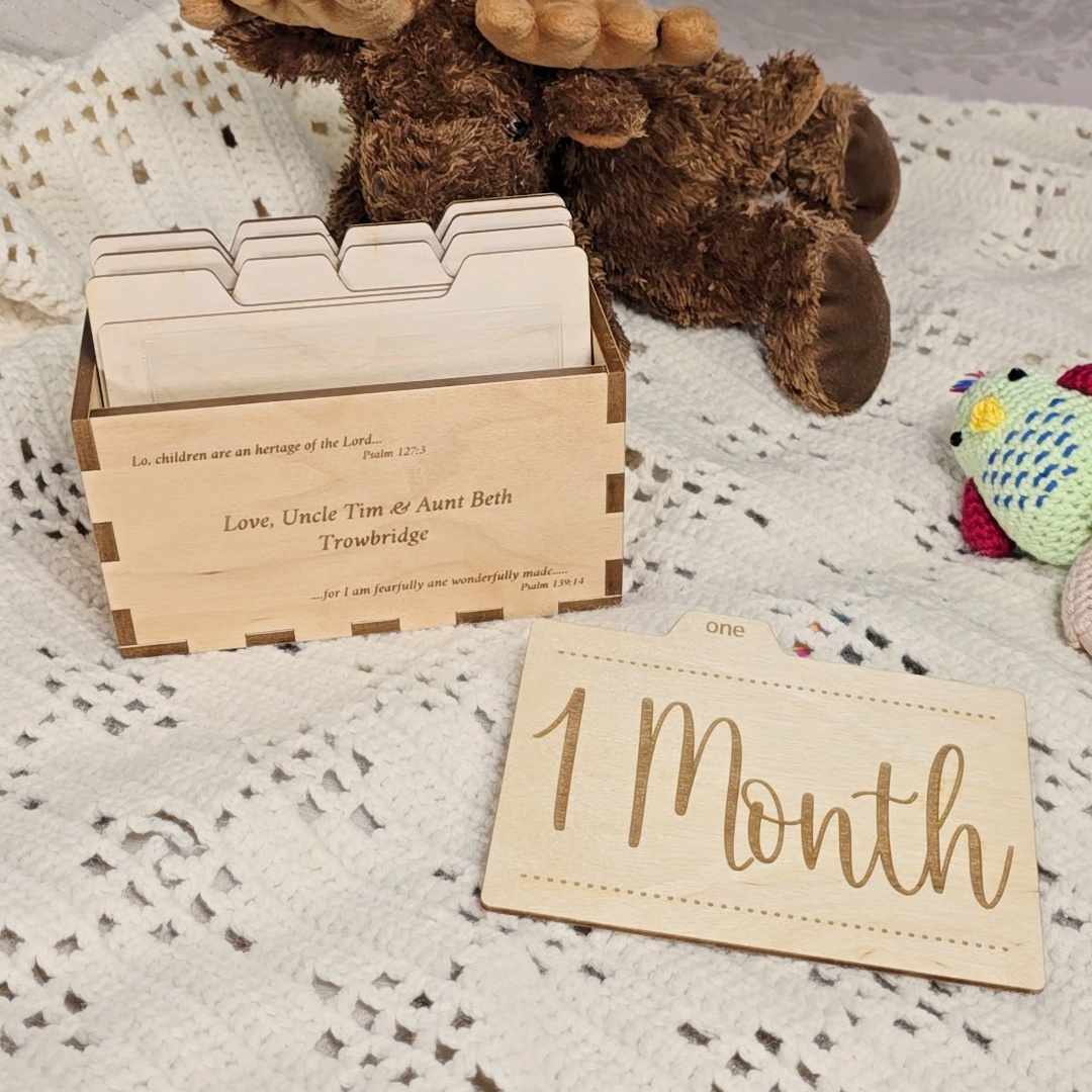 Personalized Baby Monthly Milestone Picture Marker and Photo Holder - Wooden Recipe Box Style